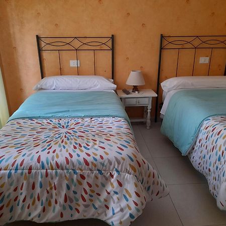 Hostal Quiper Quiroga Esterno foto
